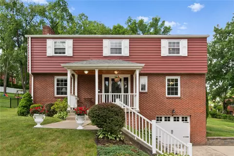 2738 Milford Dr, Bethel Park, PA 15102