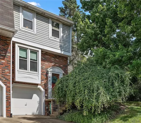 104 Spruce Ct, Pittsburgh, PA 15229
