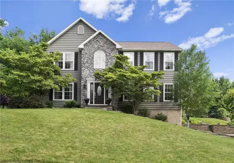 111 Cherokee Ct, Freeport, PA 16229