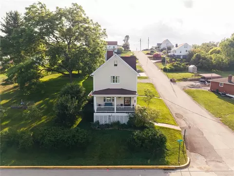 115 1st St, Irwin, PA 15642