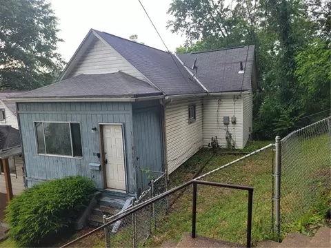 800 6th St, Mckees Rocks, PA 15136