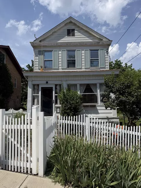 115 E Woodford, Pittsburgh, PA 15210