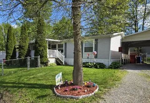 590 Primrose Ln, Slippery Rock, PA 16057