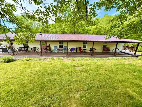 286 Willow Grove Rd, Masontown, PA 15461