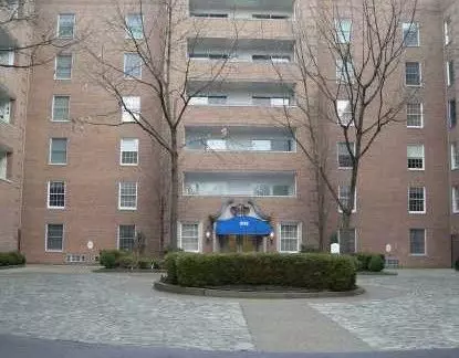302 Fox Chapel #205, Pittsburgh, PA 15238