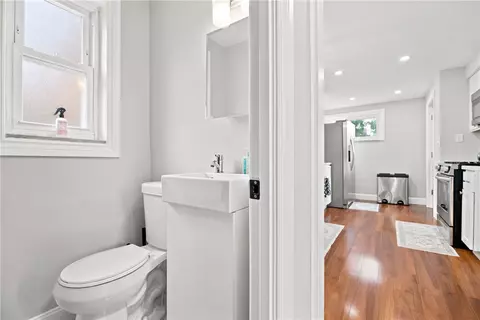 Entry Way - 17 E Willock Rd, Pittsburgh, PA 15227 photo 3 of 3