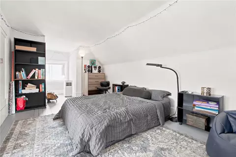 Bedroom - 17 E Willock Rd, Pittsburgh, PA 15227 photo 6 of 7