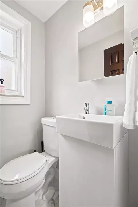 Bath - 17 E Willock Rd, Pittsburgh, PA 15227 photo 1 of 3