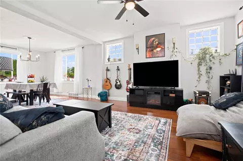 Living - 17 E Willock Rd, Pittsburgh, PA 15227 photo 1 of 2