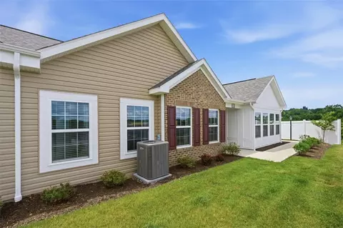 1264 Sandy Ridge Dr, Sarver, PA 16055