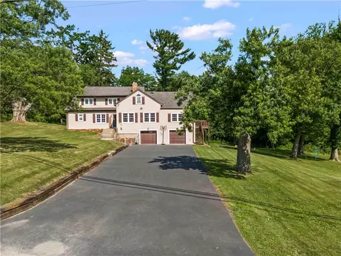 860 E Mcmurray Rd, Venetia, PA 15367