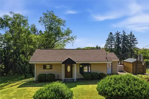 41 R Kenridge Dr, Mckees Rocks, PA 15136