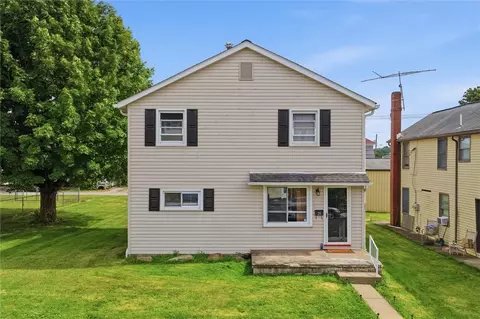 25 Lincoln Ave, Irwin, PA 15642