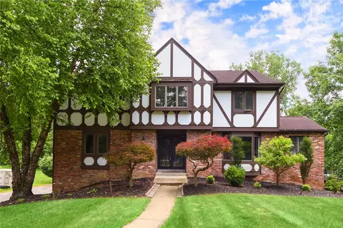153 Oakwood, Mcmurray, PA 15317
