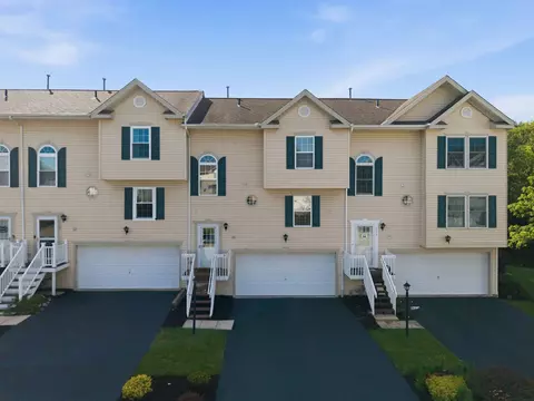 151 Manor Vw, Manor, PA 15665