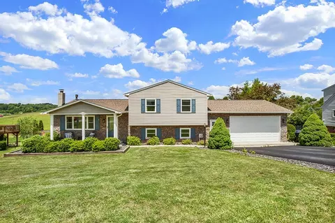 308 Stacey Dr, Mount Pleasant, PA 15666