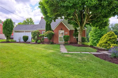 205 Coral Dr, Pittsburgh, PA 15241