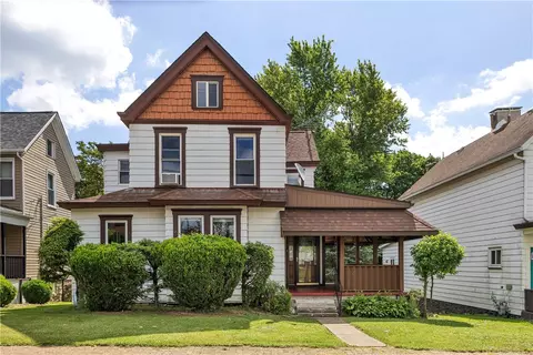 54 First St, Irwin, PA 15642