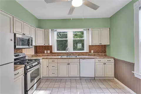 Kitchen - 54 First St, Irwin, PA 15642 photo 2 of 3