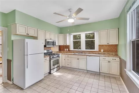 Kitchen - 54 First St, Irwin, PA 15642 photo 1 of 3