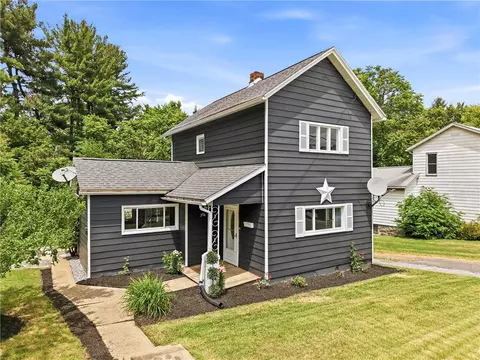 276 Lincoln St, Sharon, PA 16146