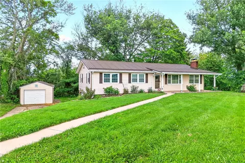 951 Linden Rd, Eighty Four, PA 15330