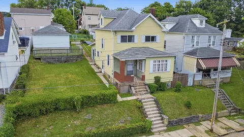 2705 Cleveland St, Mckeesport, PA 15132