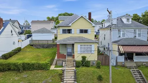 2705 Cleveland St, Mckeesport, PA 15132