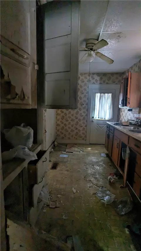Entry Way - 1014 4th St, Braddock, PA 15104 photo 5 of 11