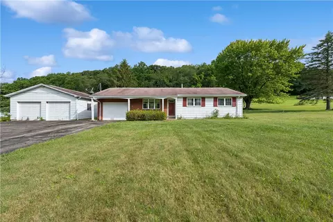 441 Moccasin Hollow Rd, Mount Pleasant, PA 15666