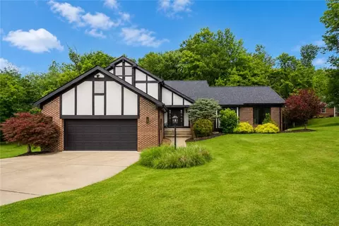 407 Hilltop Ln, Washington, PA 15301
