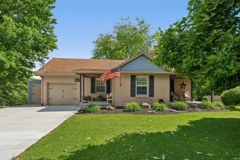 405 Vineyard, Gibsonia, PA 15044