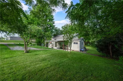 411 Harmony Rd, Baden, PA 15005