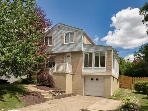 461 Sleepy Holw, Pittsburgh, PA 15228