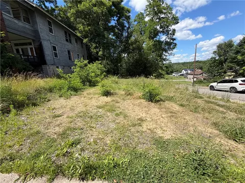 602 W Washington St, New Castle, PA 16101