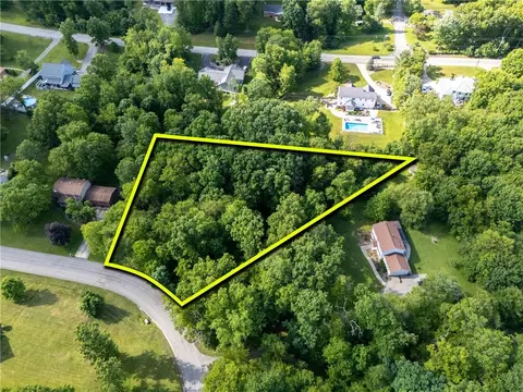 lot Apt 777 Foxglove Dr, Baden, PA 15005