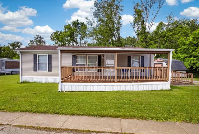 424 Castle Rd, Washington, PA 15301