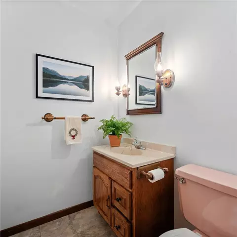 Bath - 905 Watt Rd, Apollo, PA 15613 photo 1 of 2