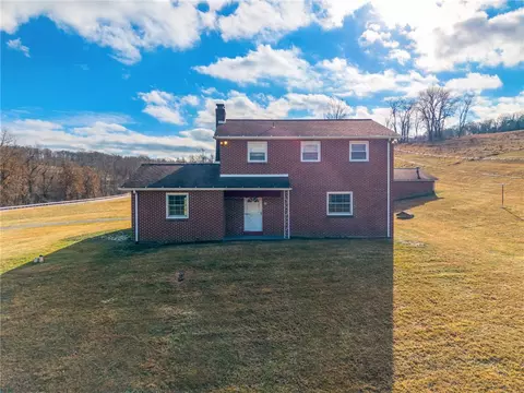 Exterior - 905 Watt Rd, Apollo, PA 15613 photo 4 of 6