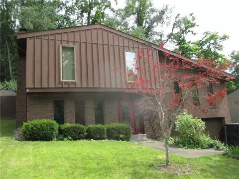 106 Larchwood Dr, Turtle Creek, PA 15145
