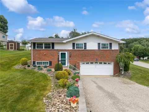 511 Newport Dr, Greensburg, PA 15601