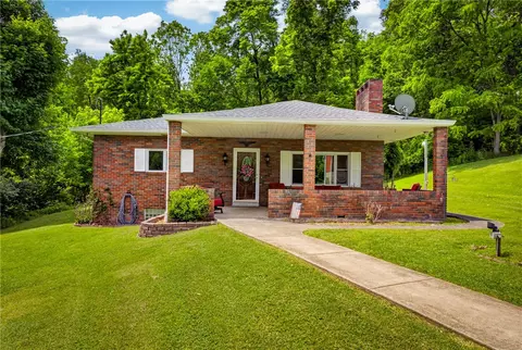 706 Taylorstown Ridge Rd, Avella, PA 15312