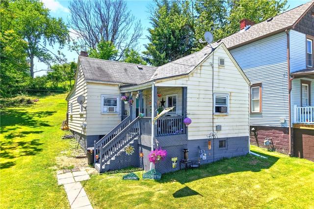 10 Elizabeth St, Washington, PA 15301