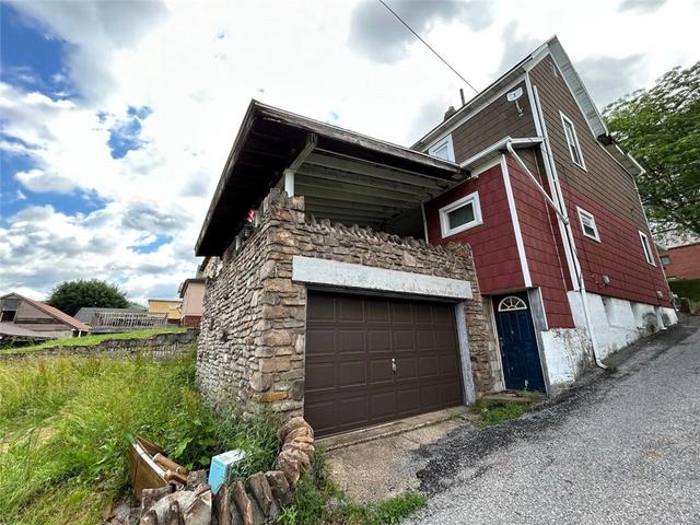 725 Bloom St, Johnstown, PA 15902
