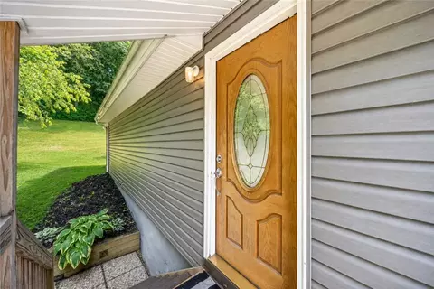 518 State Route 908 Ext, Tarentum, PA 15084