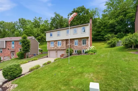 18 Kohleen Dr, Mckees Rocks, PA 15136