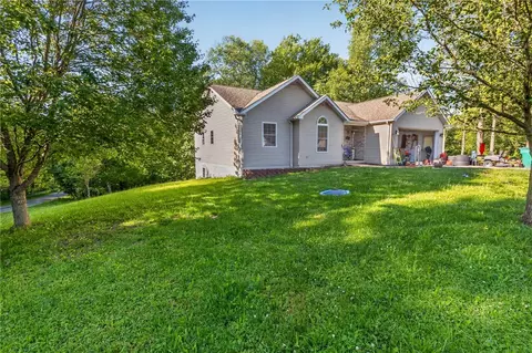 110 Chrie Ln, Butler, PA 16001