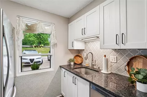 Kitchen - 435 Brookside Ct, Seven Fields, PA 16046 photo 2 of 5