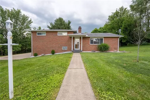 103 Chapel View Dr, Greensburg, PA 15601