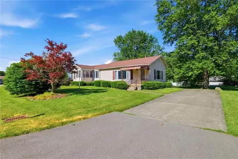 485 Cohassett Dr, Hermitage, PA 16148